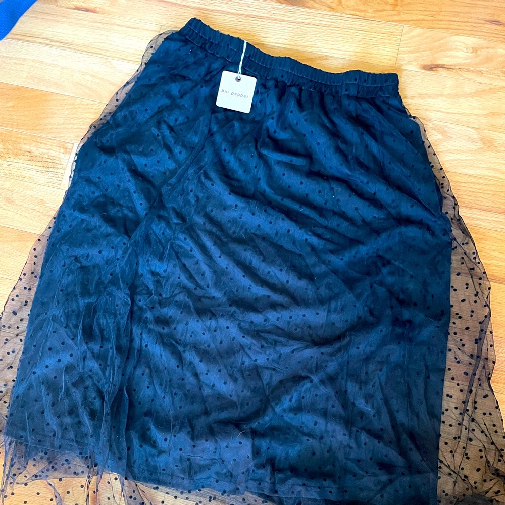Mid length skirt